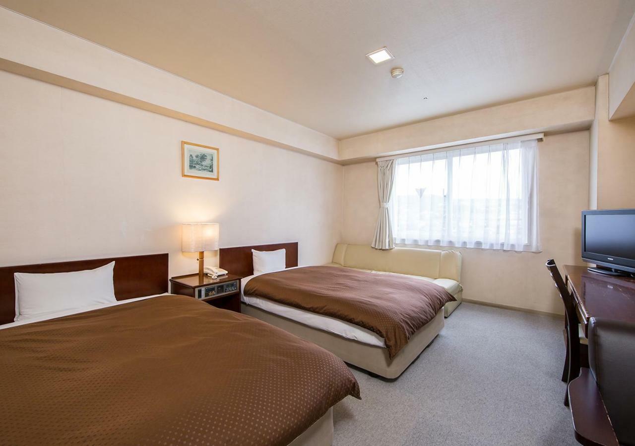 Komoro Grand Castle Hotel Bagian luar foto