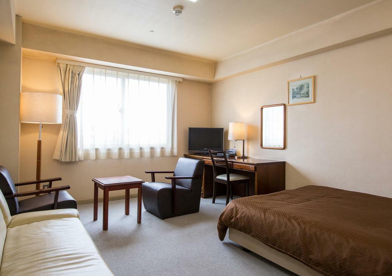 Komoro Grand Castle Hotel Bagian luar foto